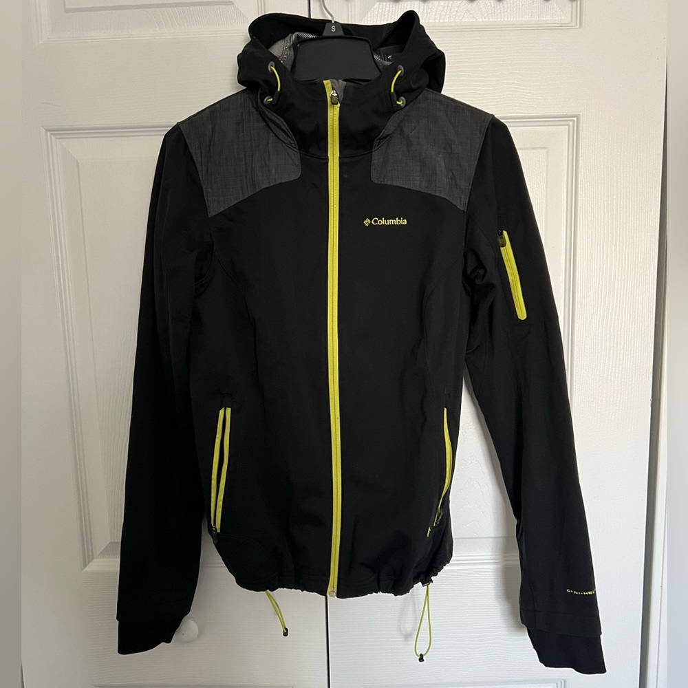 Columbia Omni - heat jacket/coat. Size M. Black & grey w/ neon green accents.